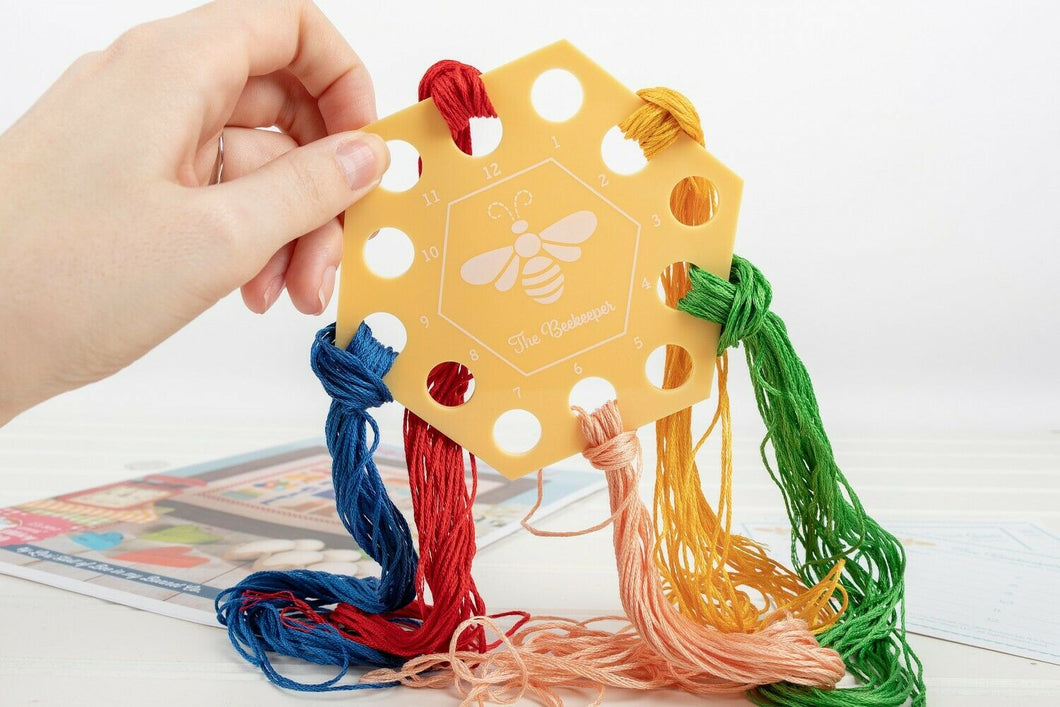 THREAD MINDER & THREAD GUIDE SET -THE BEEKEEPER BY LORI HOLT It's So Emma